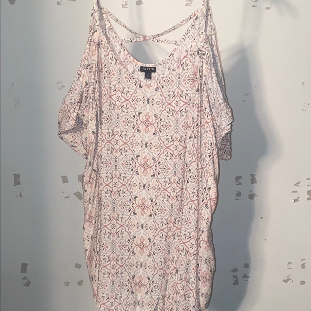 Torrid size 4 cold shoulder top